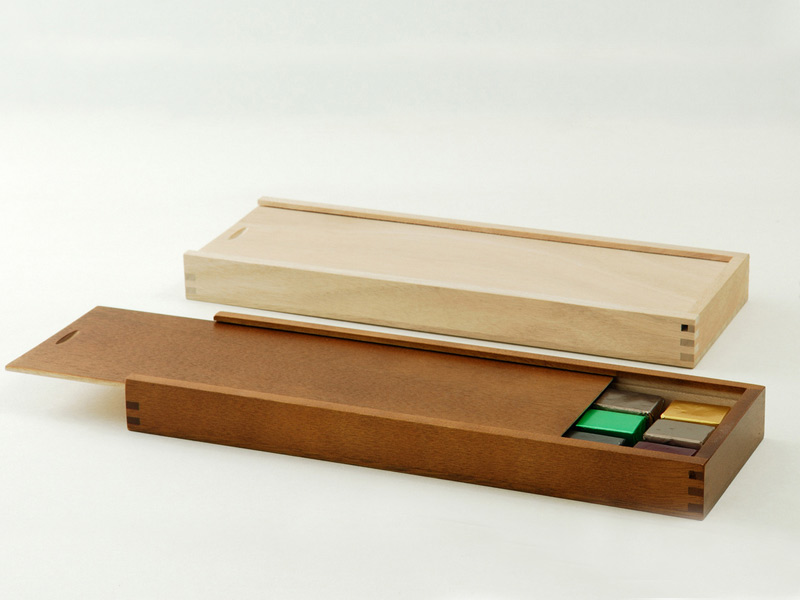 Nr. 45 - Holzkassette mit Schiebedeckel Holz Erle, gebeizt un lackiert (Außen)